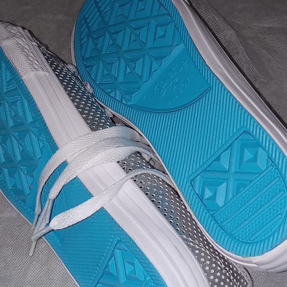 Shoes - Picture 5 of 7